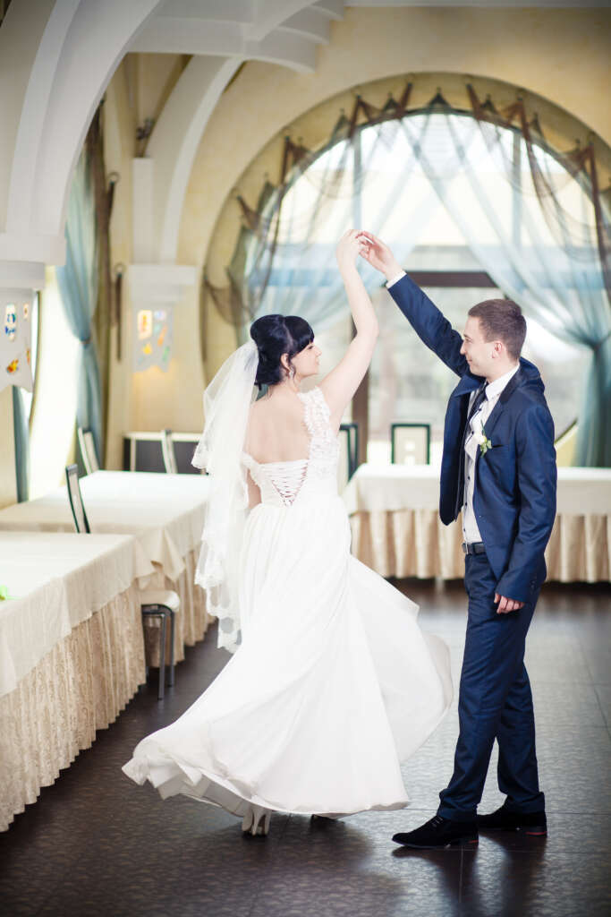 wedding DJ service in Fort Wayne Indiana - wedding dance